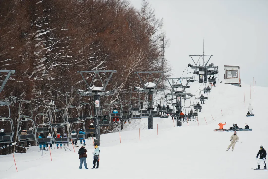 【札幌手稻滑雪一日遊】雙板滑雪中文教練課程|含雪具租借.贈送滑雪拍攝服務-11