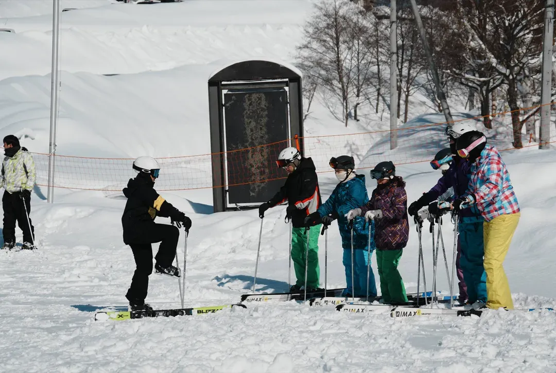 【札幌手稻滑雪一日遊】雙板滑雪中文教練課程|含雪具租借.贈送滑雪拍攝服務-6