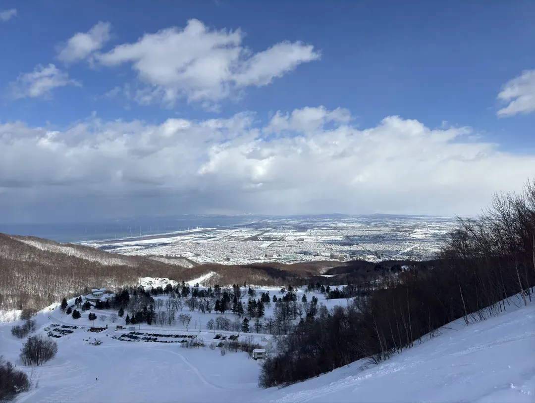 【札幌手稻滑雪一日遊】雙板無教練方案｜提供全套雪具、雪板租借、雪場來回交通-5