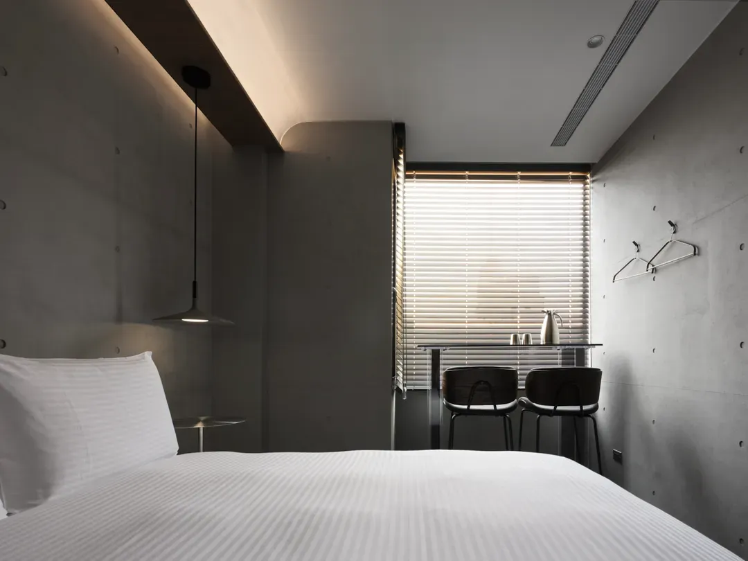 Miu Hostel x Bar Miu