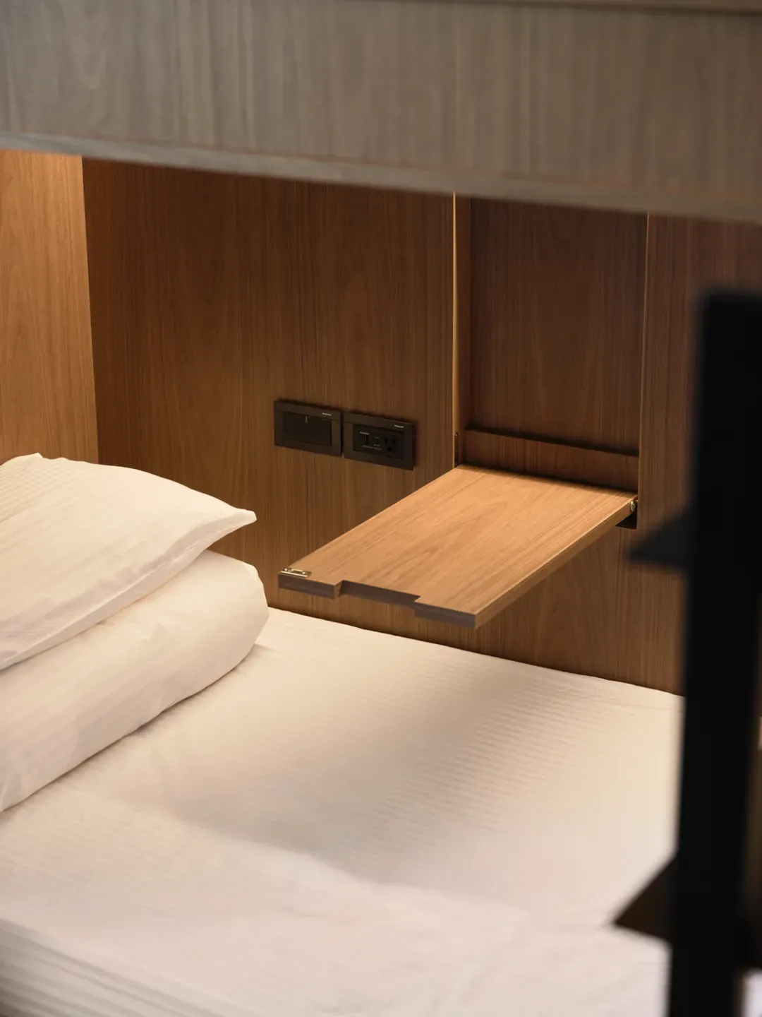 Miu Hostel x Bar Miu