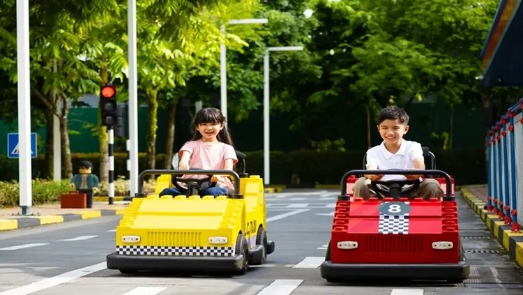 新馬跟團行程推薦，賀歲折3,000｜小孩不佔扣8千｜新馬旅遊｜環球影城.夜間動物園.樂高樂園.圍爐晚宴.五星酒店五日