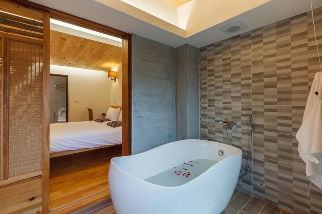 Back Mountain Guest House A Hall-7