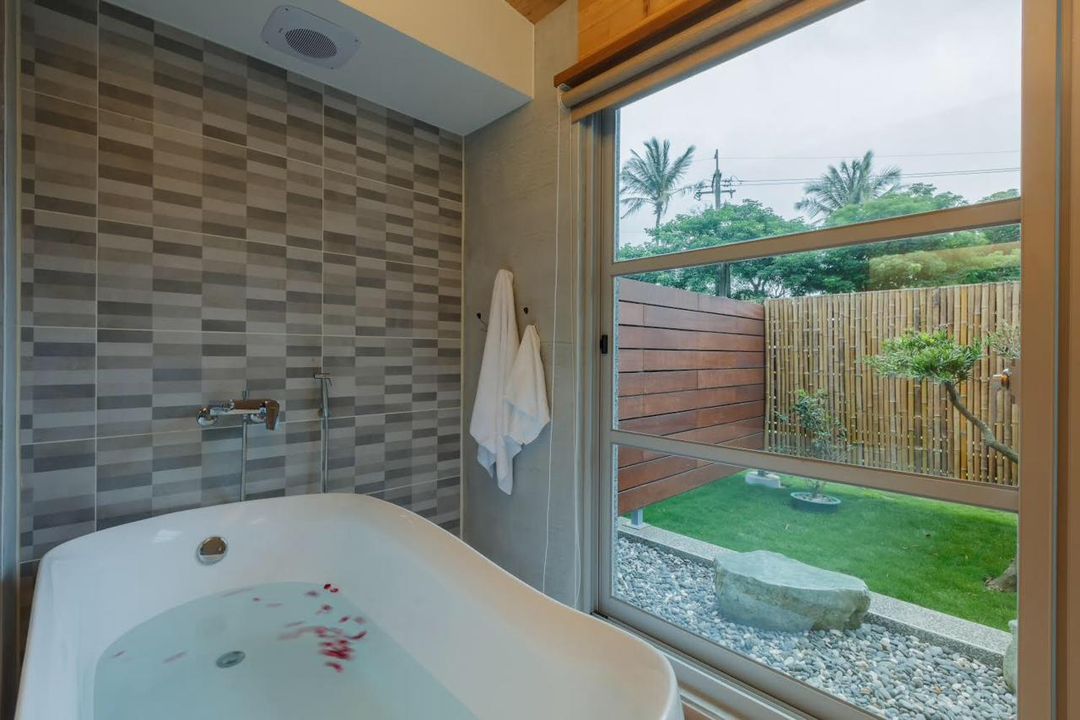 Back Mountain Guest House A Hall-3