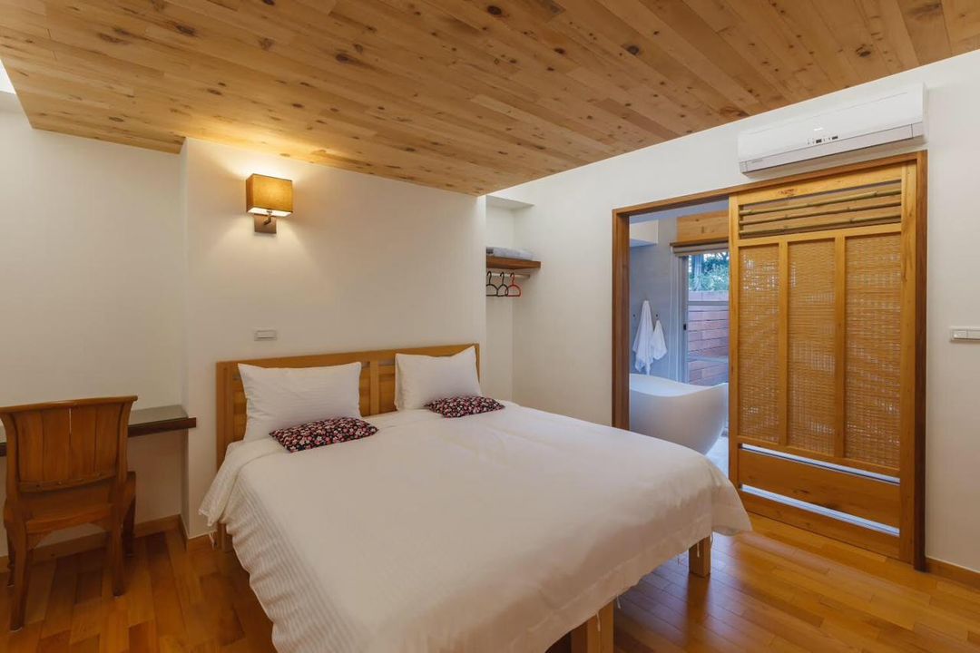 Back Mountain Guest House A Hall-4