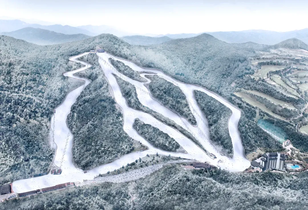 伊利希安江村滑雪假村