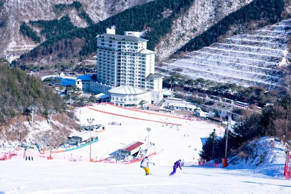 伊利希安江村滑雪假村