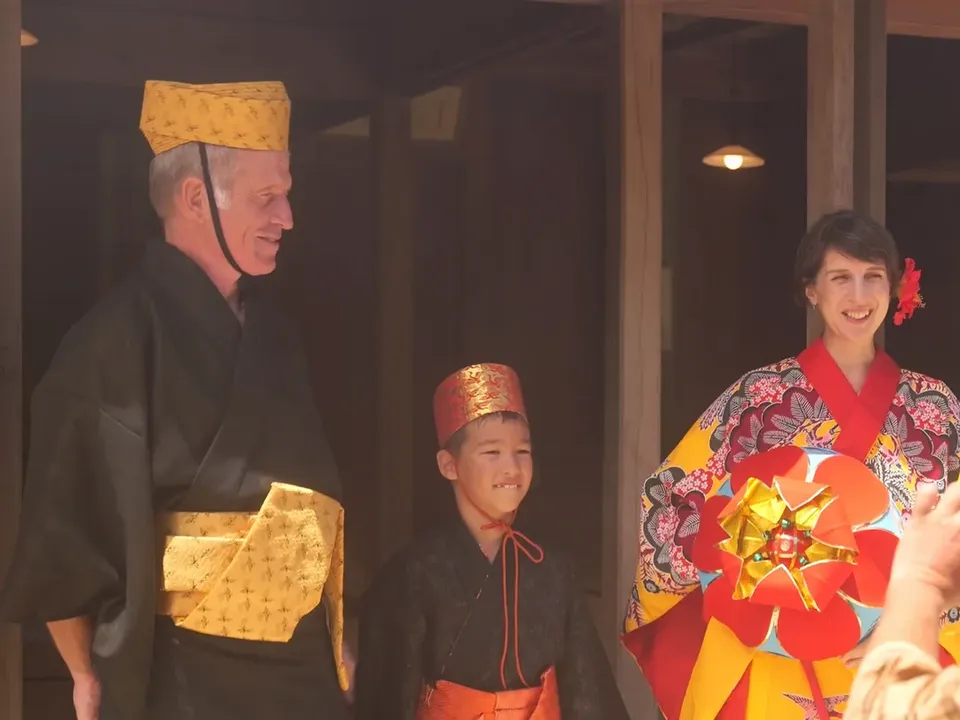 石垣島一日團推薦,【竹富島深度文化遊】跟著在地嚮導漫步傳統聚落&品嚐特色「命草」純素料理