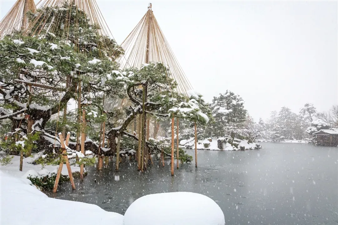 ITF旅展北陸冬季｜白川鄉合掌村.螃蟹酒水放題.兼六園.馬籠宿.伊勢神宮.戲雪.溫泉六日｜保住兩晚福朋喜來登