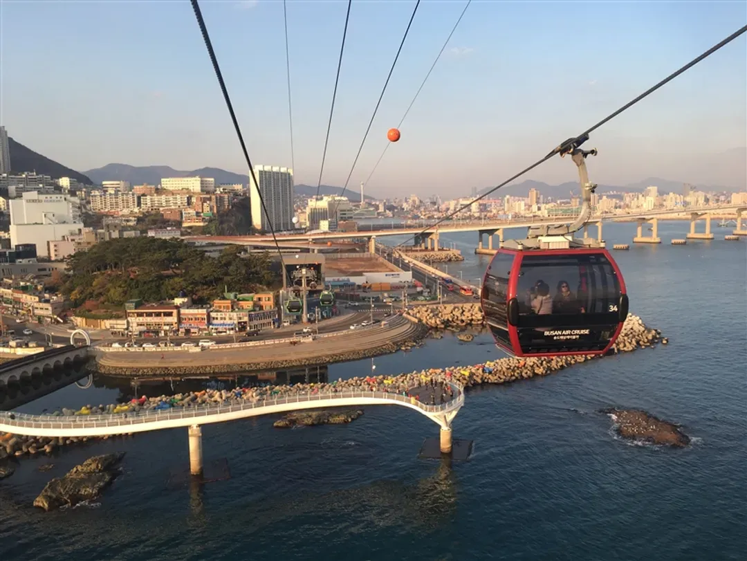 慢遊釜山半自助｜乙日自由活動．親子樂玩LUGE滑車．天空膠囊列車．松島纜車．XTHESKY觀景台(一站購物)五日｜高雄-5