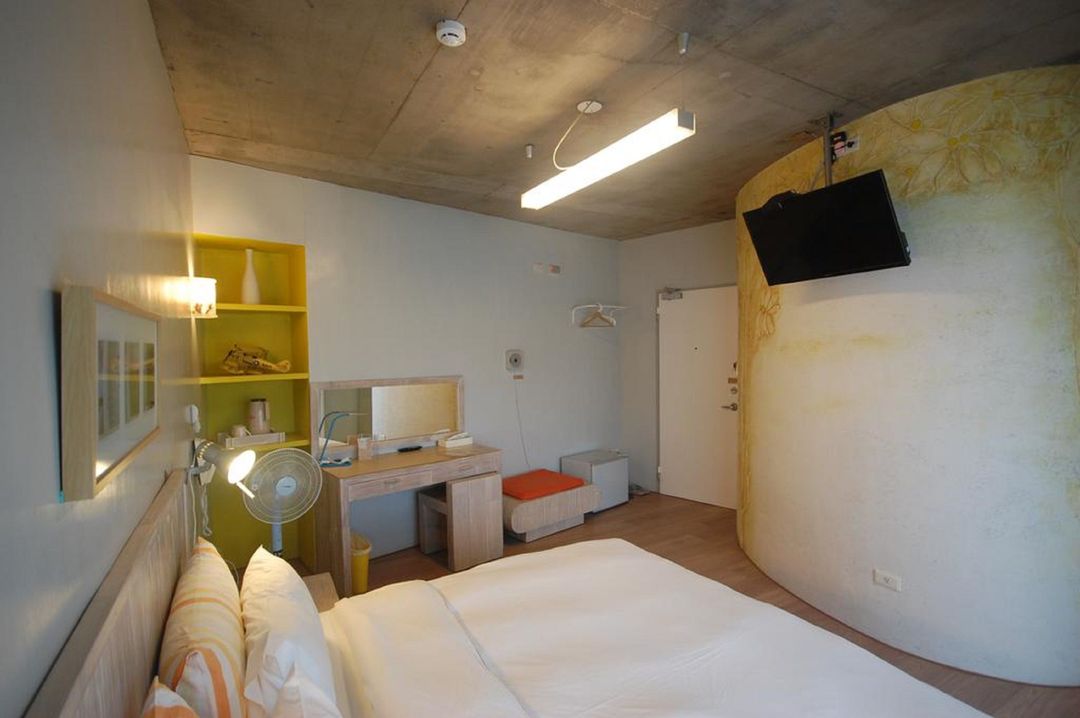 Orange moon bed and breakfast