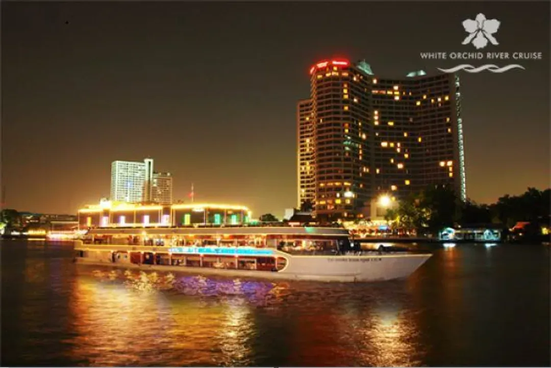 湄南河夜遊船(全程約2小時+船上自助餐)