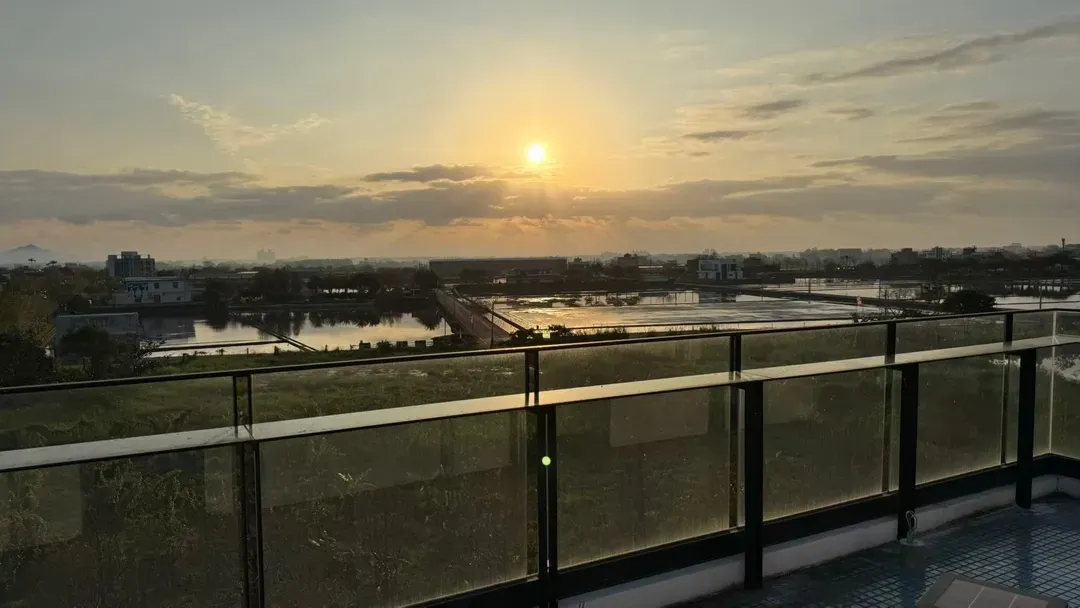 礁溪好好透光莊園Villa| 16-22人villa包棟 | 落羽松及湖景| 美式戶外烤爐 | 兒童電動車及室內遊戲室