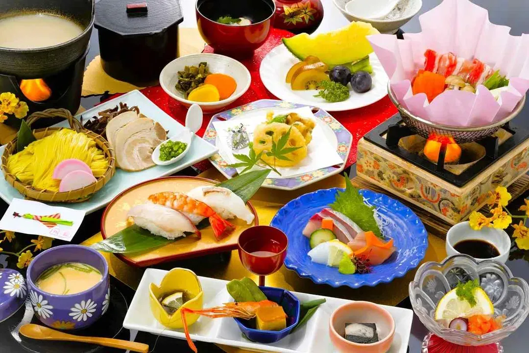遊船饗宴季節變換菜單以現場提供為主-三隈川鵜飼船(晚餐；每年5月下旬至10月限定體驗)