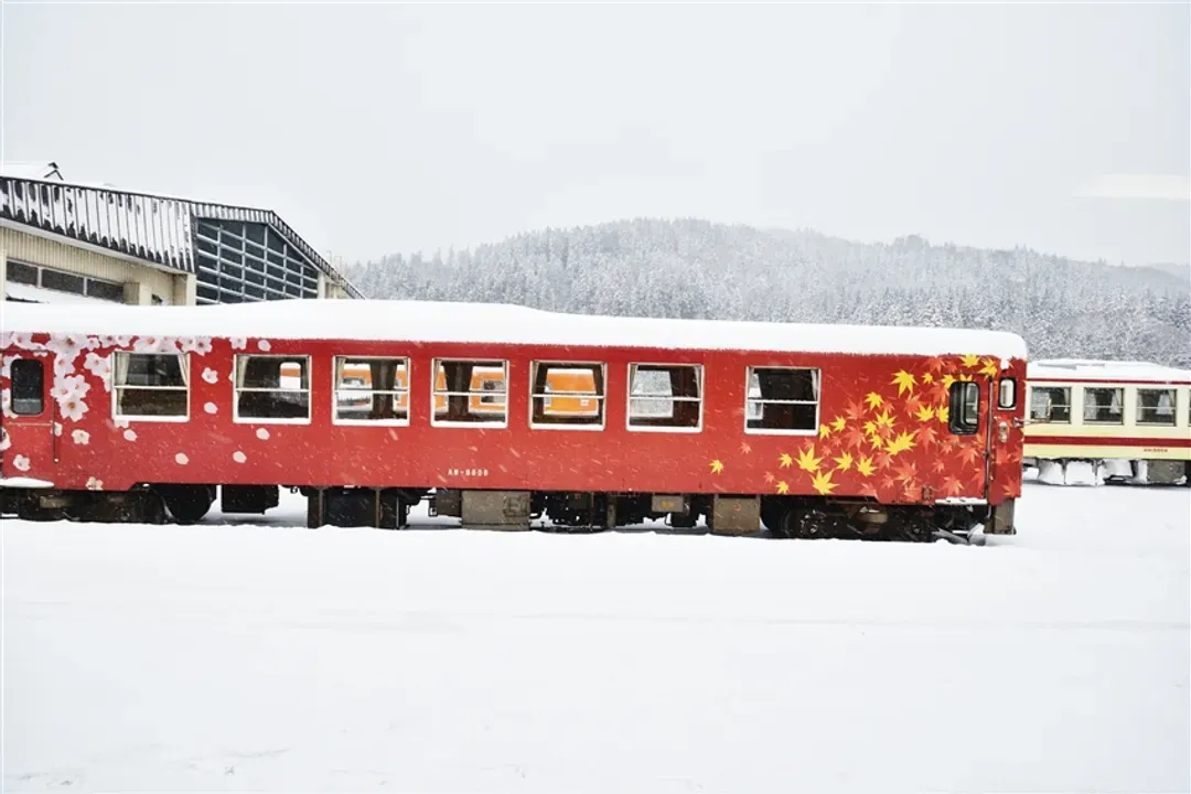 珍稀旅│東北北海道五鐵道四秘湯│藏王纜車．銀山溫泉．暖爐列車烤魷魚．JR五能線海岸列車．百萬夜景函館7日