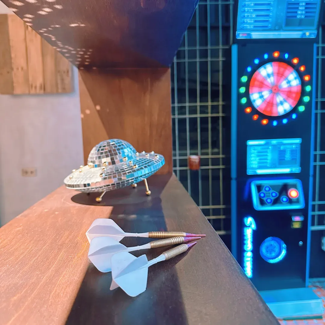 台南包栋酩宿｜6-12人包栋、调酒/电麻/KTV/酒吧风、近台南火车站