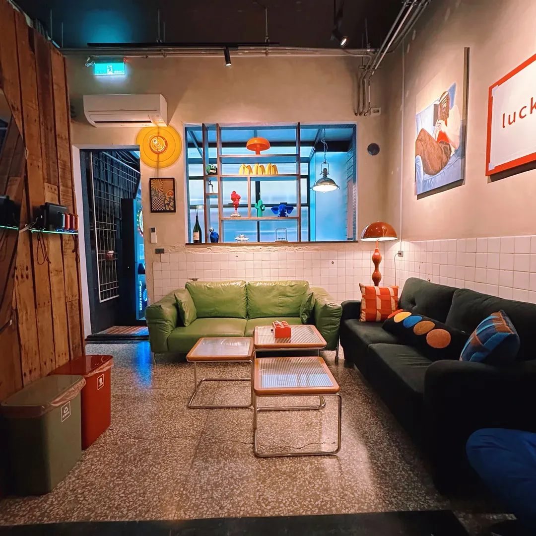 台南包栋酩宿｜6-12人包栋、调酒/电麻/KTV/酒吧风、近台南火车站