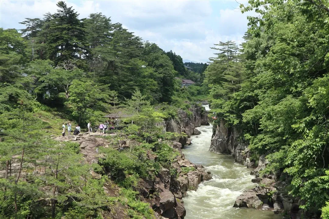 暑假預購折2千~東北旅遊|日本人推薦~人生必遊~五能線列車.白神山地~青池.奧入瀨溪.角館武家屋敷.朝開酒藏.螃蟹牛舌美食.百選溫泉五日-7