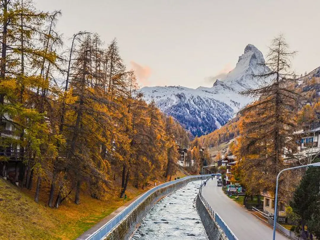 KHH【唯美瑞士、報名送小費】三大名峰收錄、四大景觀火車、兩大精彩城堡、列支敦斯登12日-9
