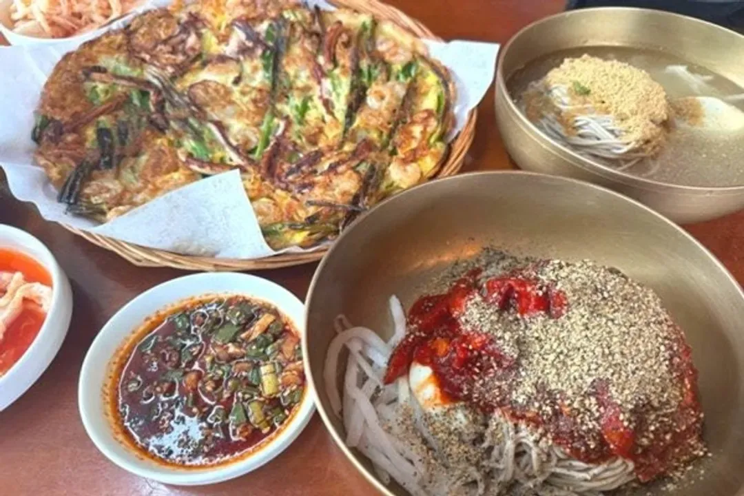 韓式蕎麥麵+海鮮煎餅(四人一份)