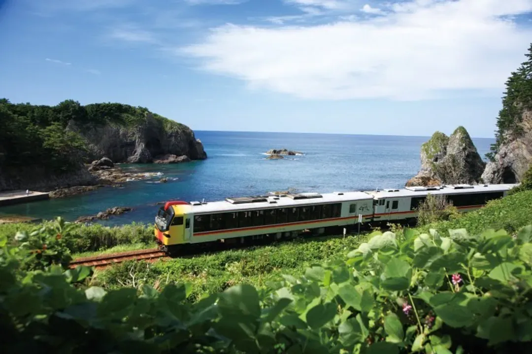 白神號(熊啄木鳥)-白神號景觀列車(弘前駅++深浦駅)