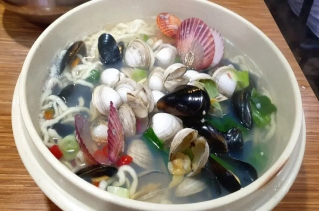 【浮誇系～３１ＣＭ】海鮮蛤蠣刀削麵