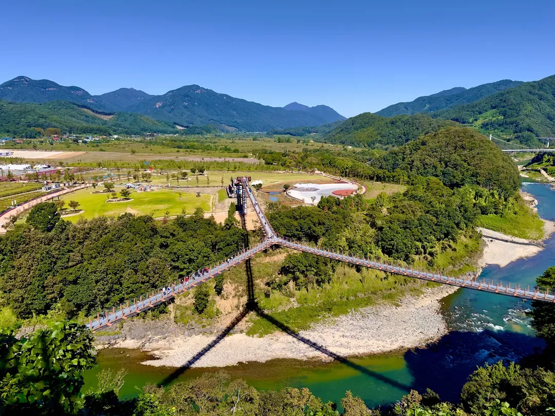 Y字型吊橋