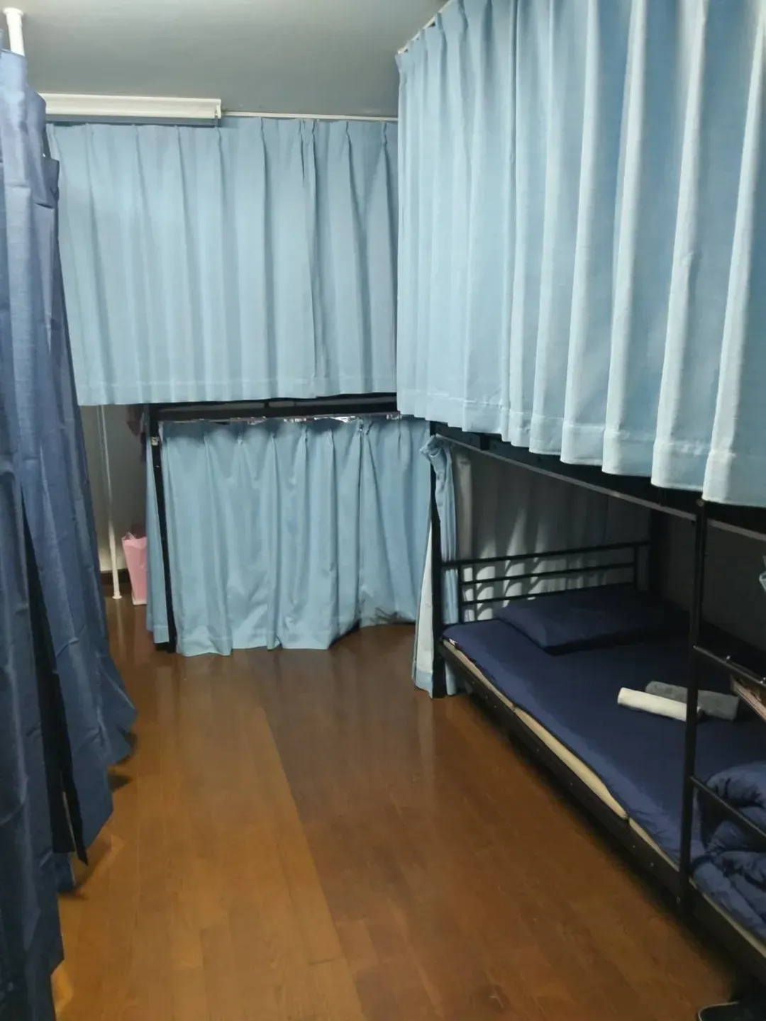 男性専用ドミトリー「鶴の間」