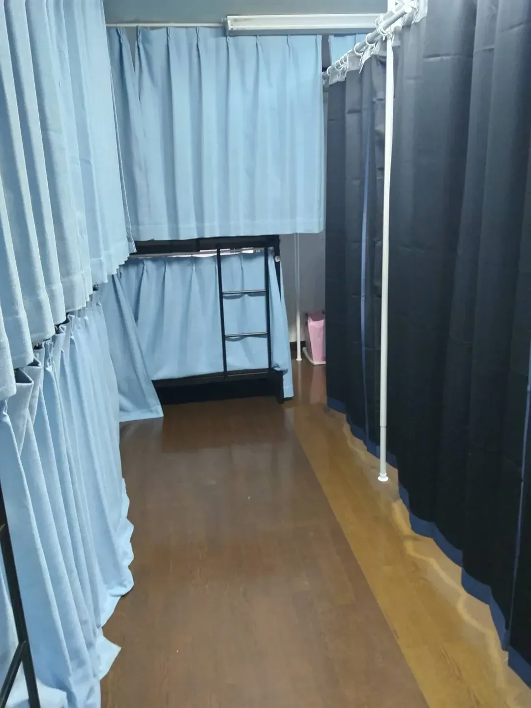男性専用ドミトリー「鶴の間」