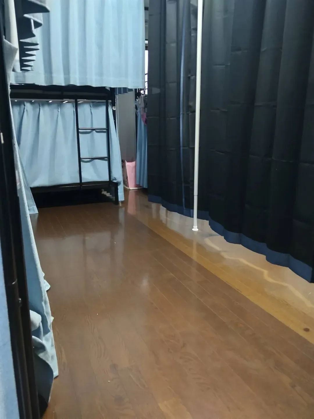 男性専用ドミトリー「鶴の間」