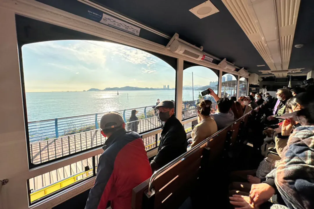 海雲台藍線公園(海岸列車)-海雲台海岸列車(單程，車程約15分鐘)
