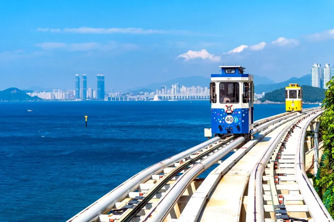 海雲台藍線公園(膠囊列車)-天空膠囊列車(尾浦++青沙浦；車程約30分鐘)