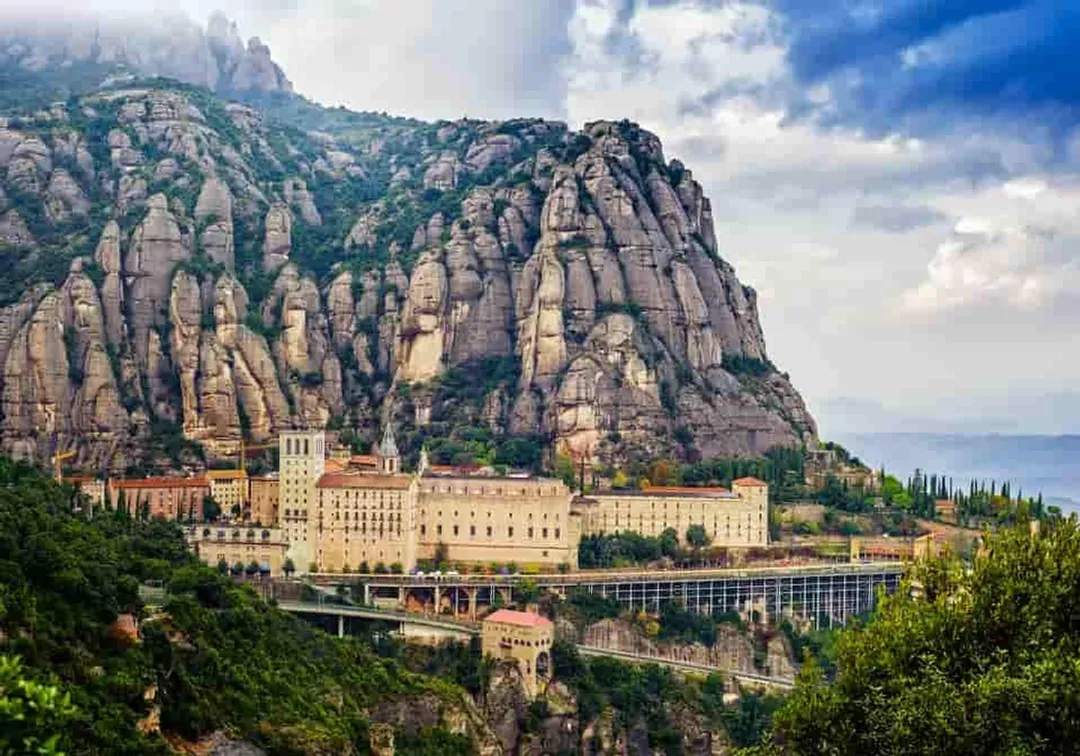 蒙塞拉特修道院 Santa Maria de Montserrat