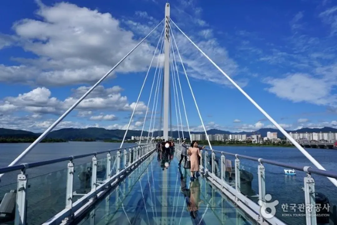 圖片出自韓國觀光公社-昭陽江SKYWALK天空步道