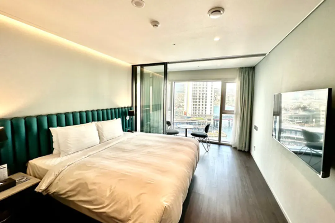 釜山時尚設計旅店乙晚)
