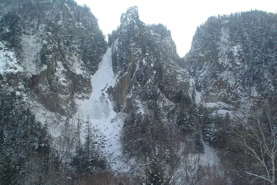 銀河流星瀑布-冬(層雲峽觀光協會提供照片)-道東自然風光