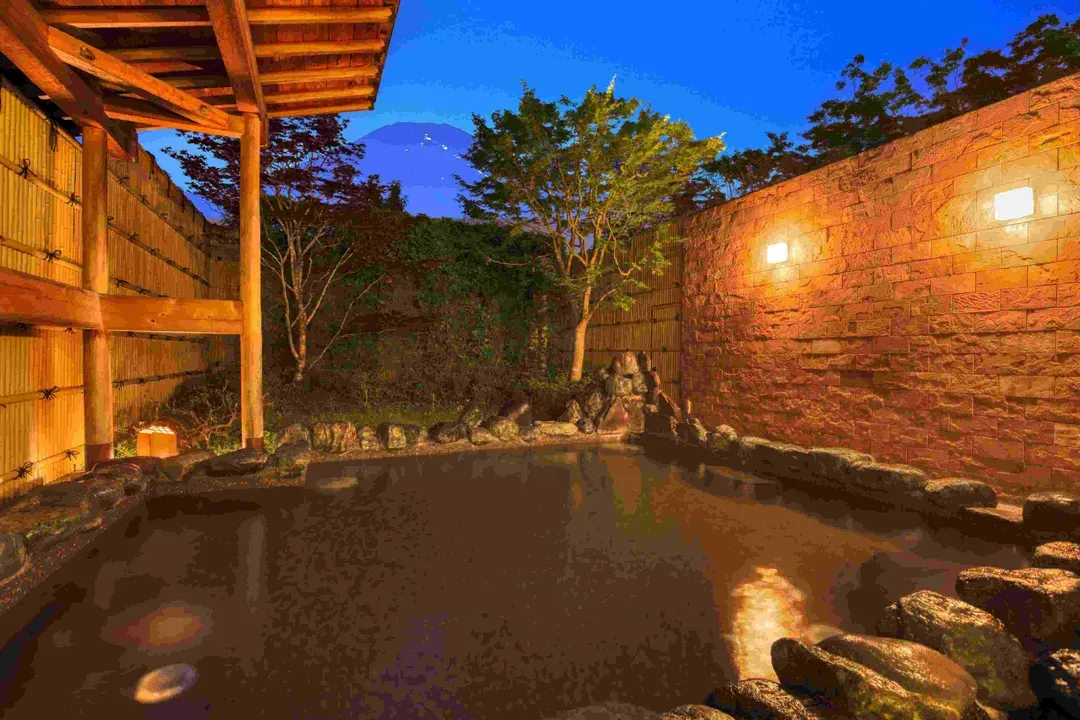 圖片取自官網-富士松園(兩晚；山中湖景色)