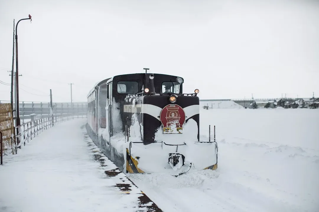 暖爐列車(觀光局提供)-津輕暖爐列車(金木町++五所川原；品嚐現烤魷魚)