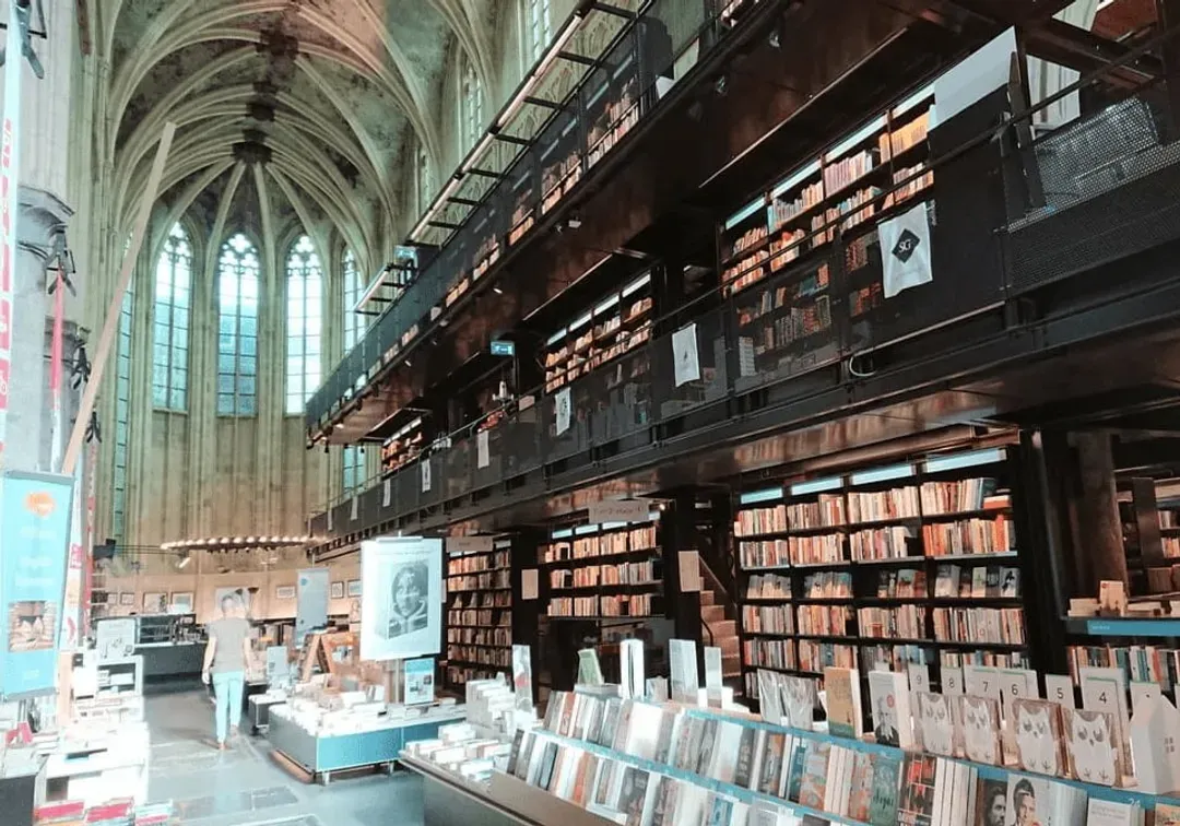 荷蘭旅遊,天堂書店
