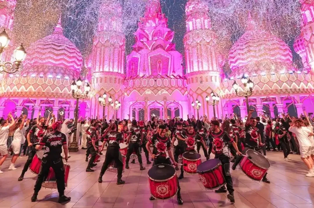 土耳其、杜拜跨年煙火～兩大景觀塔、雪白棉花堡、博斯普魯斯遊船、兩晚洞穴風格飯店12日-15
