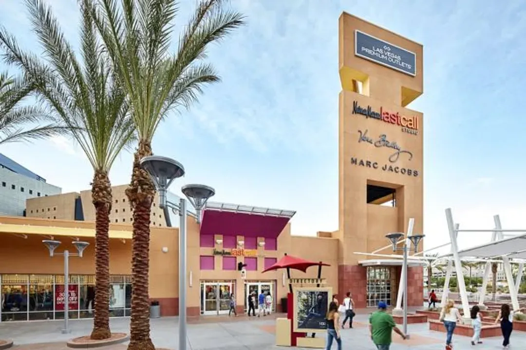 拉斯維加斯名牌大賣場(Premium Outlets North)-OUTLET購物趣