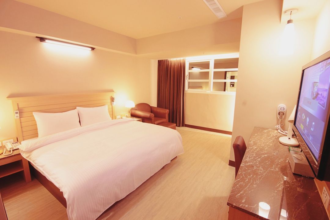 Kindness Hotel - Liuyin Night Market Qixian Hall