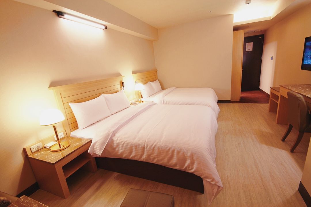 Kindness Hotel - Liuyin Night Market Qixian Hall