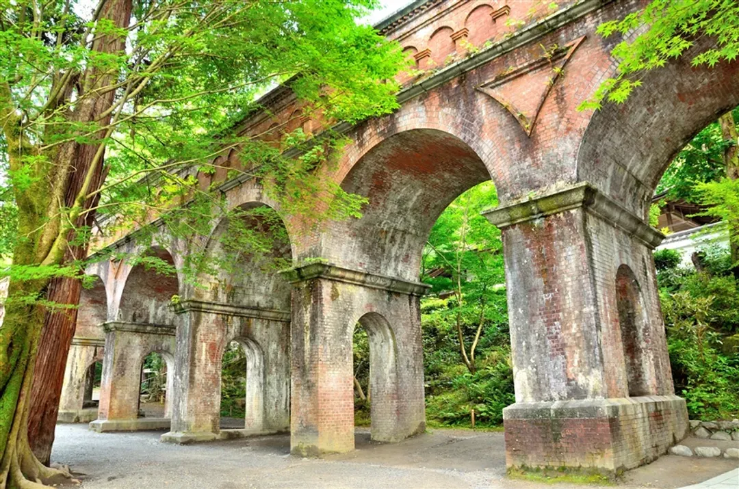 楓紅米其林珍稀旅｜關西雙鐵道｜保住萬豪星鑰宿・唯美古寺夜楓・宅邸庭園饗宴・絕美倒映長谷寺・志摩溫泉｜6日-8