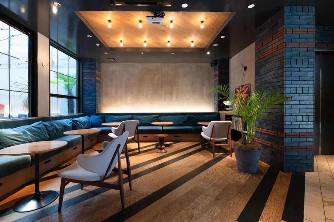 호텔 쉬 오사카 (HOTEL SHE, OSAKA)