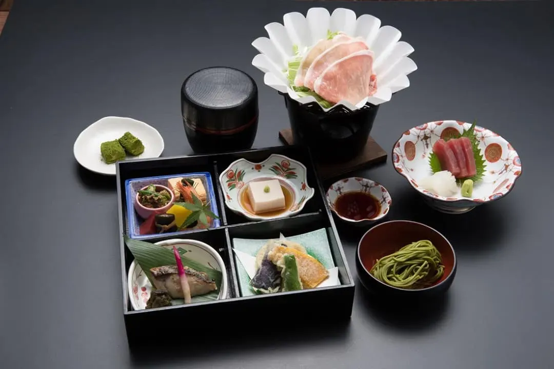 風味餐食