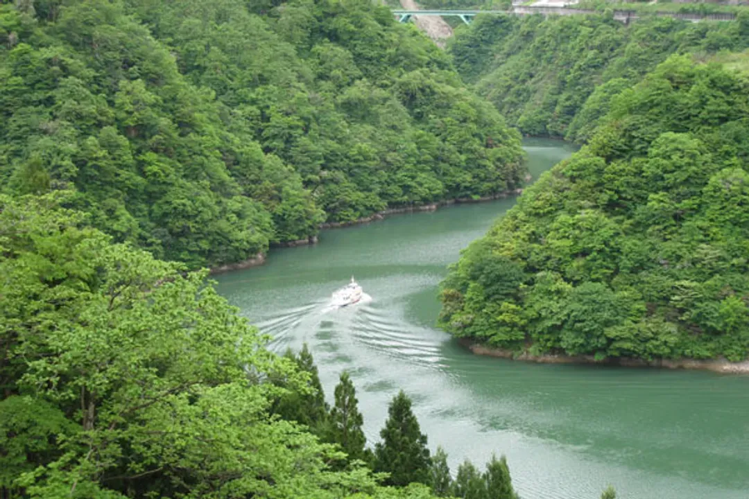庄川峽遊覽船