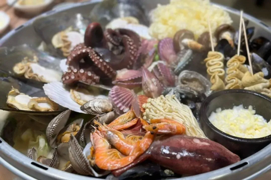 澎湃海鮮鍋-風味餐食
