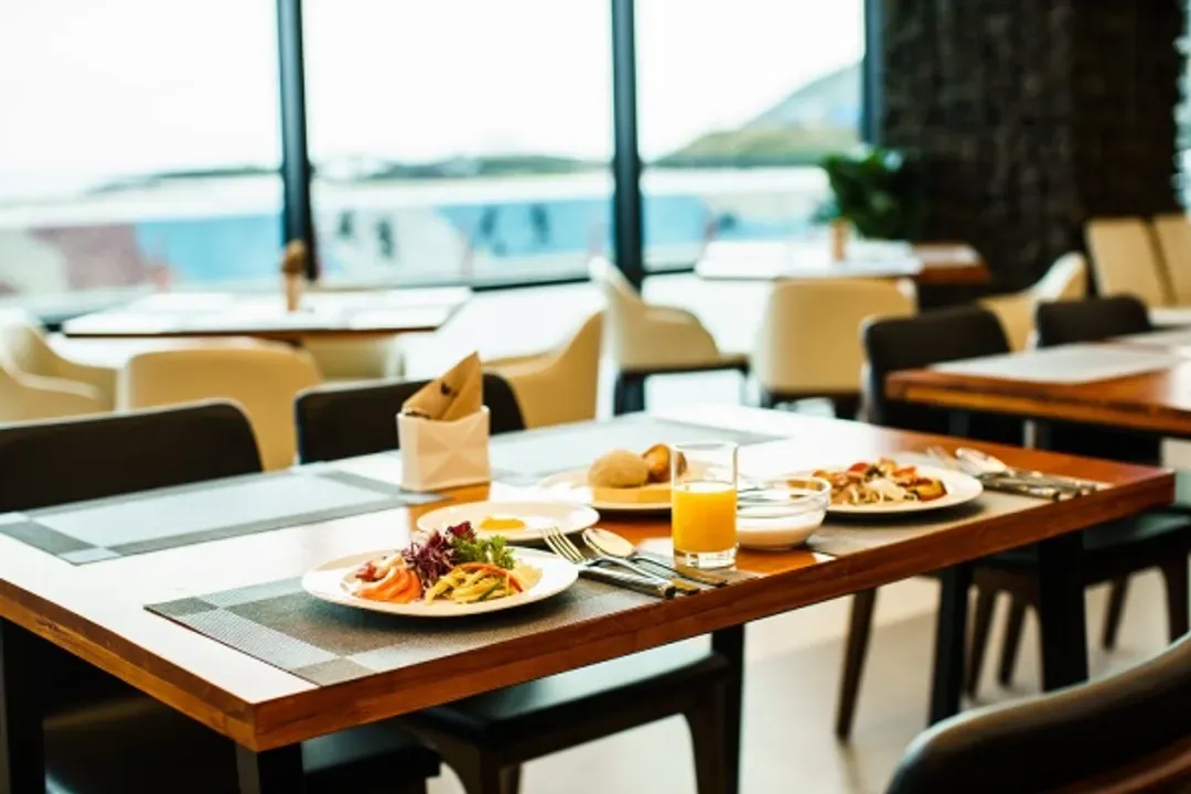 濟州優拓由布萊斯酒店(UTOP UBLESS HOTEL)-濱海飯店：GLOUCESTER HOTEL HAMDEOK(原UTOP UBLESS HOTEL改名)乙晚或同級