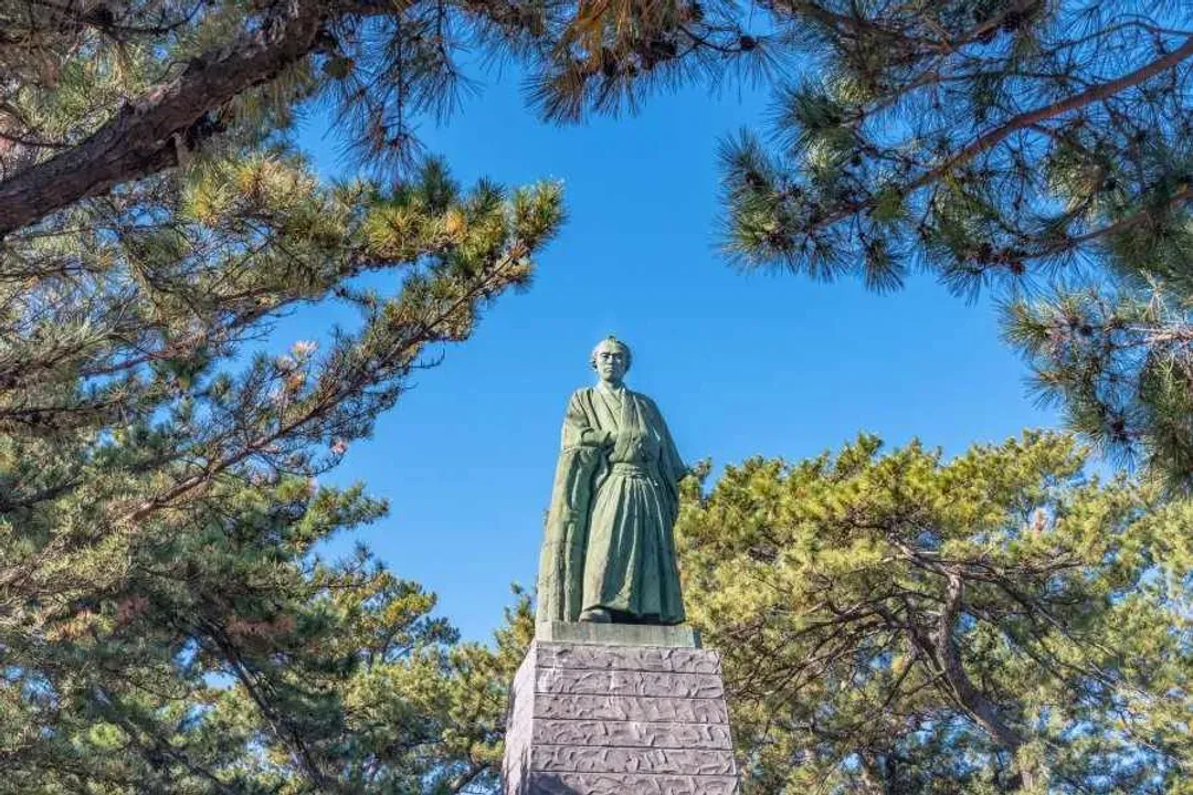 桂濱公園(坂本龍馬像、漫步土佐灣)